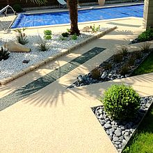 Amenagement de plage de piscine en résimarbre